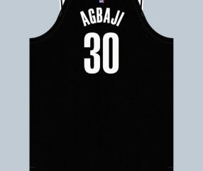 九游体育-奥柴-阿巴基将身穿30号球衣，篮网上一个30号是塞思-库里